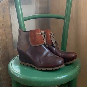 Merrell wedge boots, mahogany, size 10